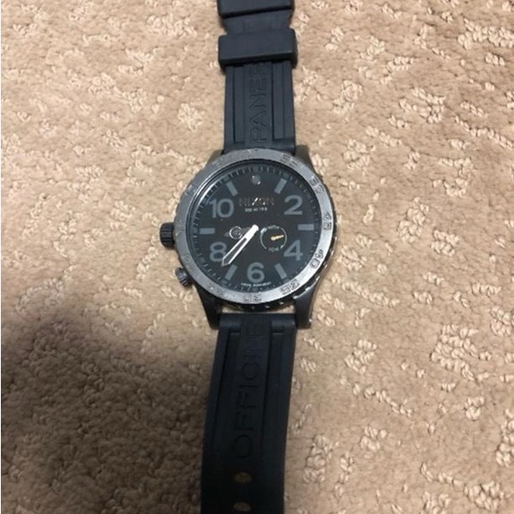 Nixon 51-30 watch - Picture 2 of 3